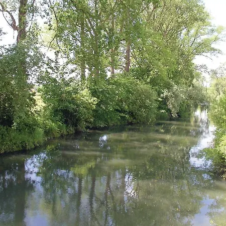 Casa de Férias Amazing In With Kitchen Marconne